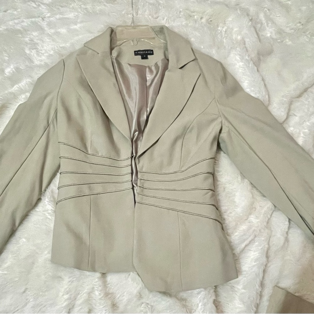 Rampage Suit - Cream/Tan Size Medium
